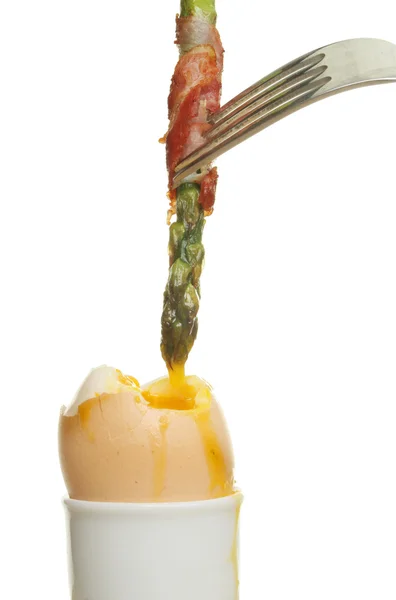 Asparagus pancetta egg — Stock Photo, Image