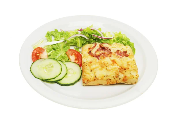 Focaccia ekmek ve salata — Stok fotoğraf