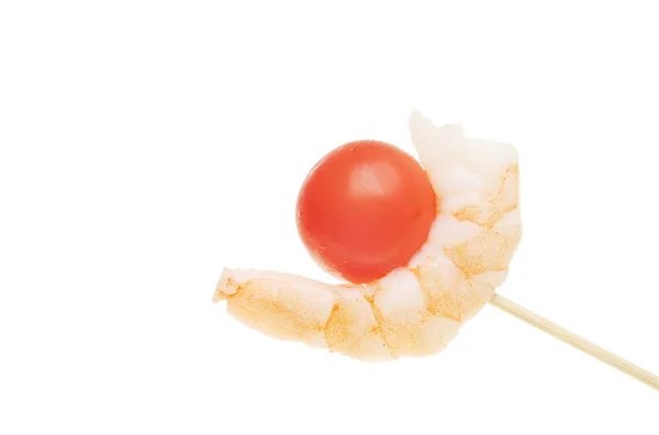 Garnaal en tomaat op een stokje — Stockfoto