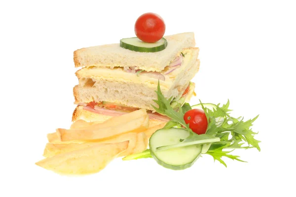 Club sandwich chips e insalata — Foto Stock