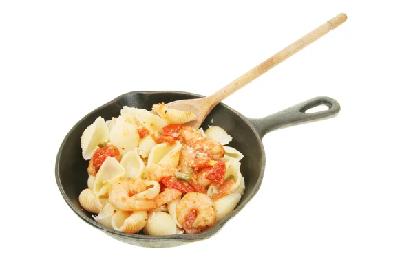 Pasta and prawns in a pan — Stock Photo, Image