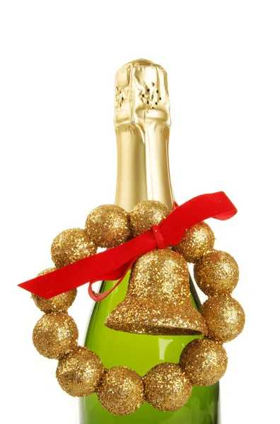 Champagner mit Weihnachtsdekoration — Stockfoto