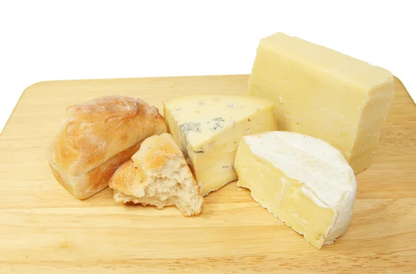 Pão e queijo a bordo — Fotografia de Stock