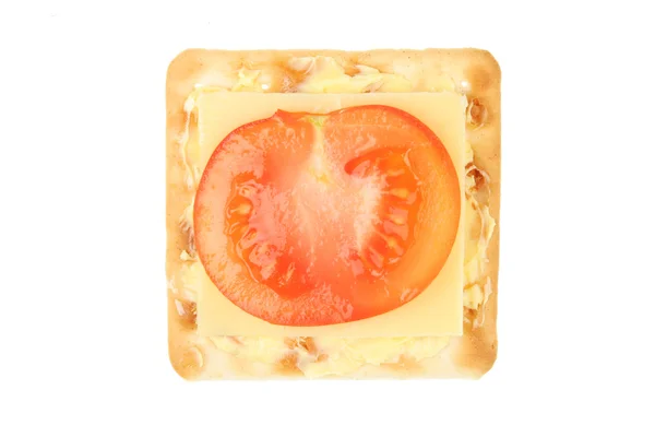 Keks mit Käse und Tomaten — Stockfoto