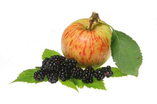 Blacberries och äpple — Stockfoto