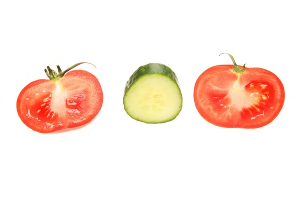 Gesneden tomaat en komkommer — Stockfoto