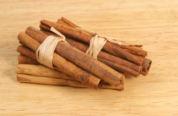 Cinnamon sticks — Stock Photo, Image