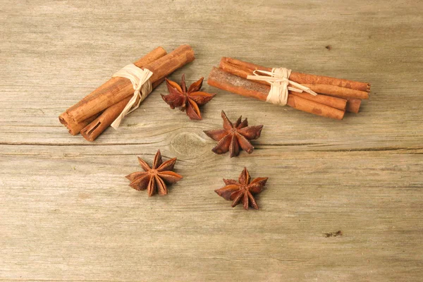 Cinnamom a hvězda anýz — Stock fotografie