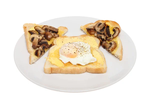 Mushrooms and egg on toast — Stock Photo, Image