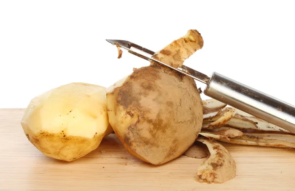 Картофельная чистка — стоковое фото