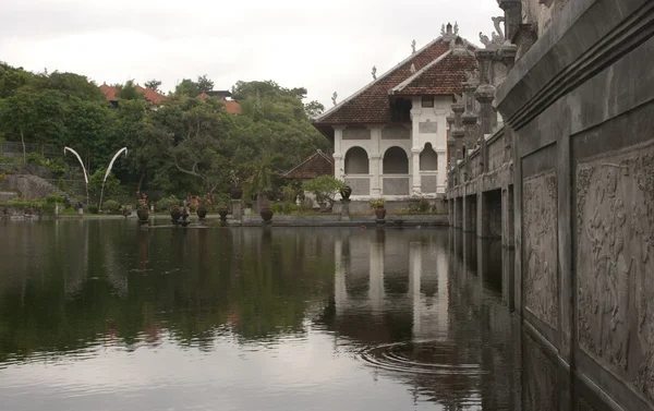 Bali 'deki su tapınağı