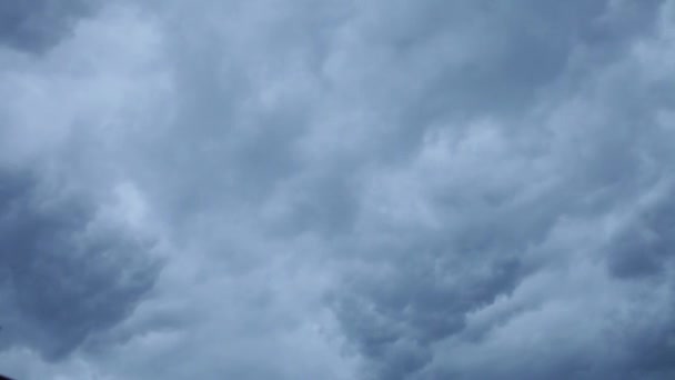 Nuages avec ciel bleu