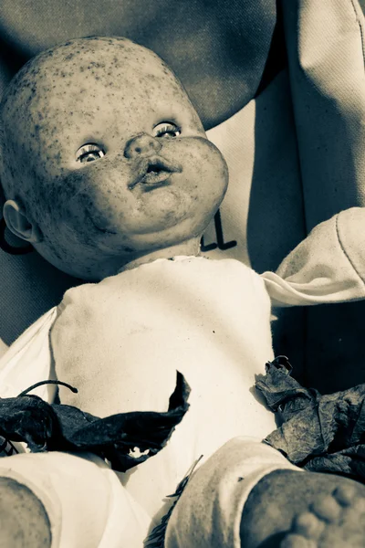 Kirli terk edilmiş bebek Telifsiz Stok Fotoğraflar
