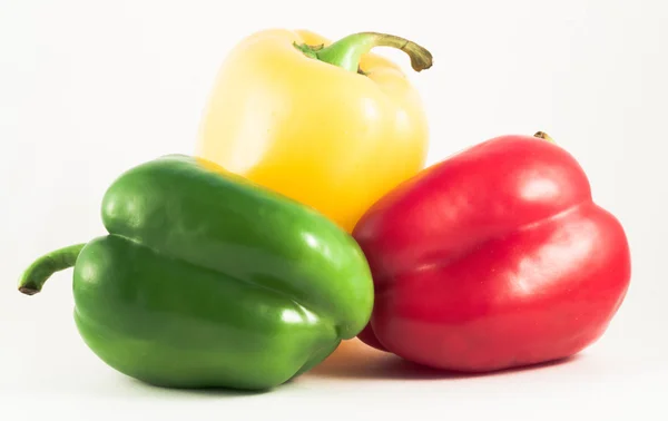 Paprika's geïsoleerd op een witte achtergrond — Stockfoto