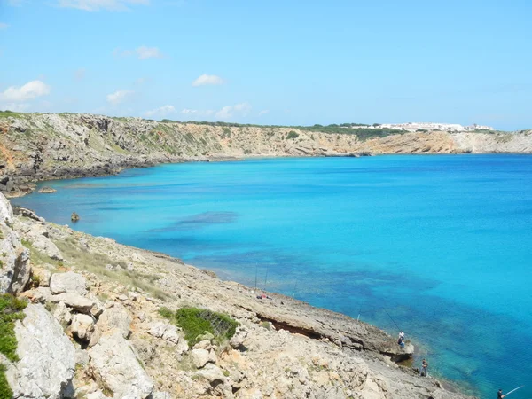 Rochosa enseada em Menorca — Fotografia de Stock