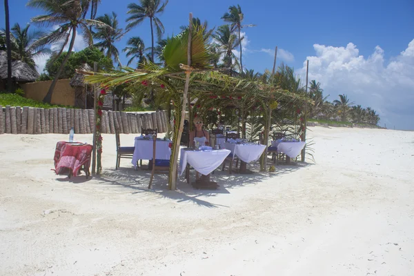 Lunch on the Beach in Zanzibar — Stock Photo, Image