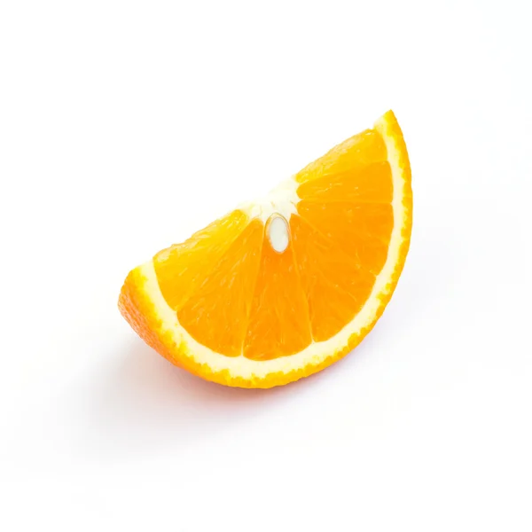 Laranja isolada sobre fundo branco — Fotografia de Stock