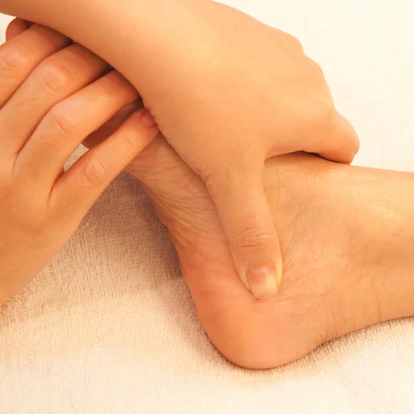 Réflexologie massage des pieds, spa traitement des pieds, Thaïlande — Photo