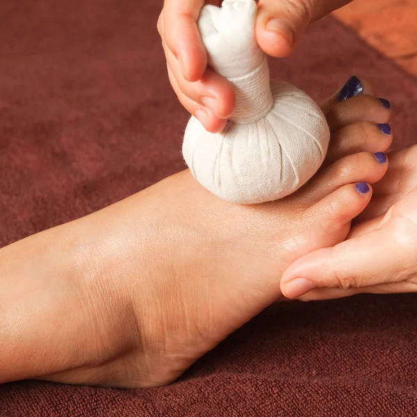 Reflexology foot massage, spa foot treatment by ball herb,Thaila — Stock Photo, Image