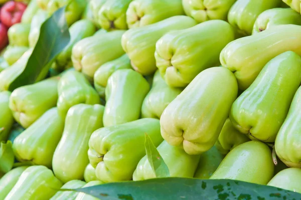 Gröna rose apple — Stockfoto