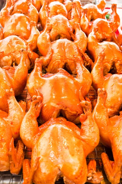 Gotowany kurczak z sosem rybnym, tajskim stylu żywności — Zdjęcie stockowe