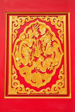 golden dragon Çin Tapınağı, nonthaburi kırmızı ahşap üzerine dekore edilmiştir