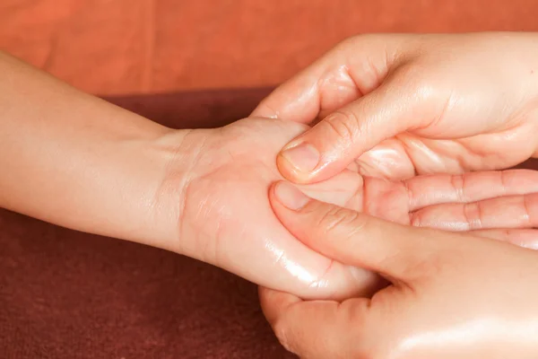 Reflexology Hand massage, spa hand treatment,Thailand — Stock Photo, Image