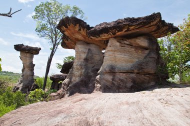 mantar taş ve mavi gökyüzü, ph, mantar gibi doğal taş