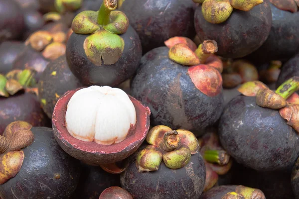 Frutas tropicais, Mangostão — Fotografia de Stock