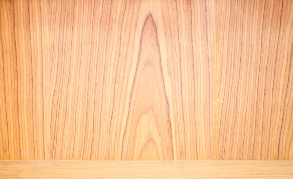 Порожня дерев'яна полиця на дерев'яній стіні — стокове фото