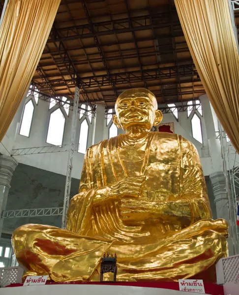 Goldbuddha im thailändischen Tempel, Nakhonratchasima, Thailand — Stockfoto