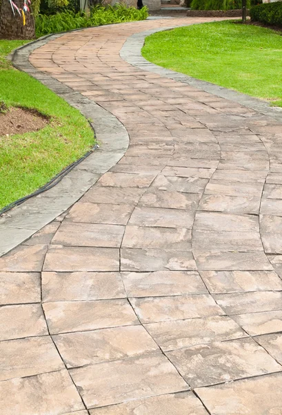 Stone pathway in the garden. — Stock Photo, Image