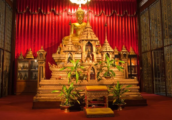 Buddha inside Thai Temple, Thailand. — Stock Photo, Image