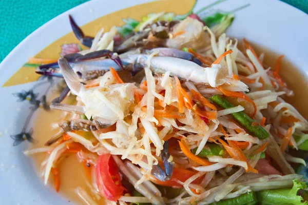 Ensalada de papaya tailandés con cangrejo de caballo — Stockfoto