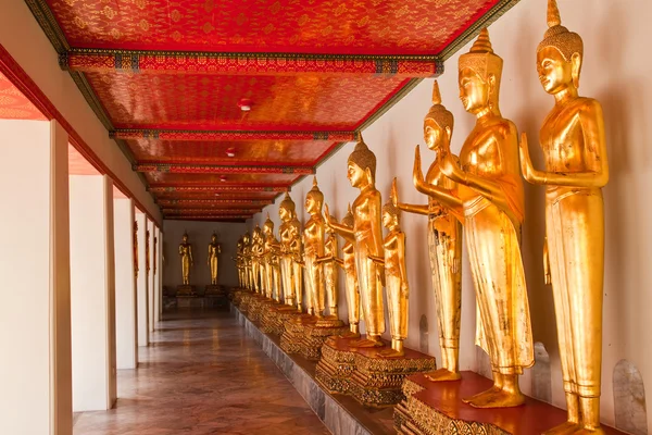 Buddha-Statue im thailändischen Tempel, Bangkok, Thailand. — Stockfoto