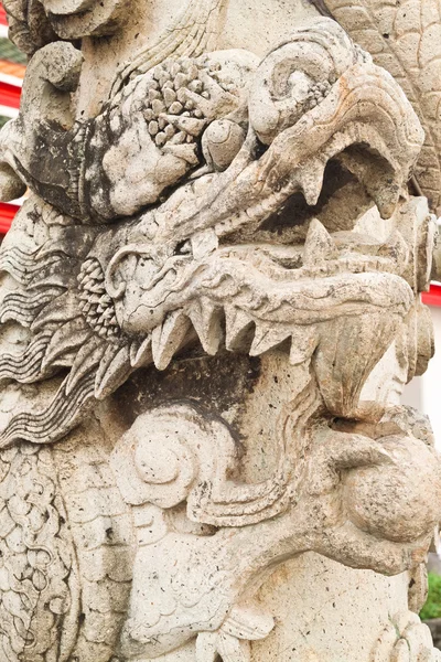 Vecchio drago cinese statua pilastro — Foto Stock