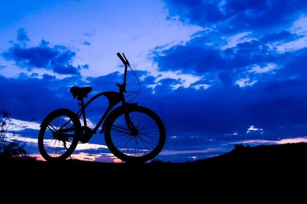 Силуэт велосипеда — стоковое фото