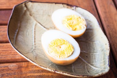 haşlanmış yumurta tatlı sos güveç