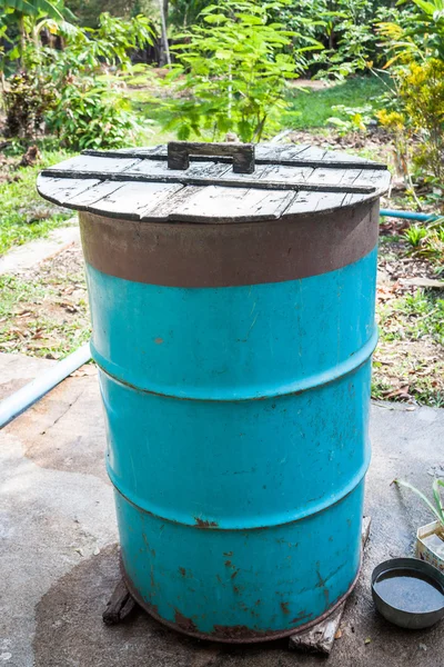 Old water supply shortage used in orchards — Stock Photo, Image