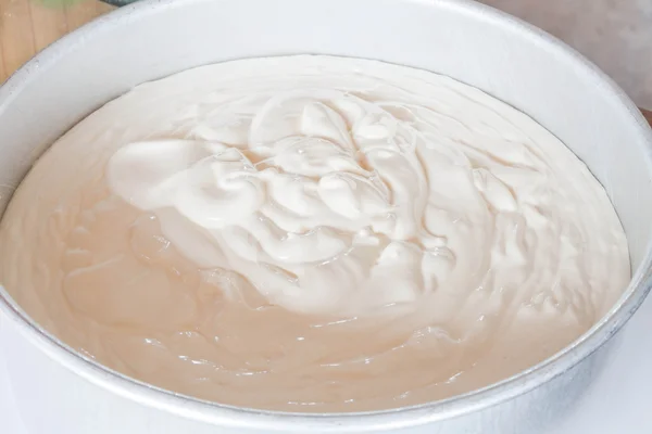 Pastel de vainilla hecho en casa prepararse para hornear — Foto de Stock