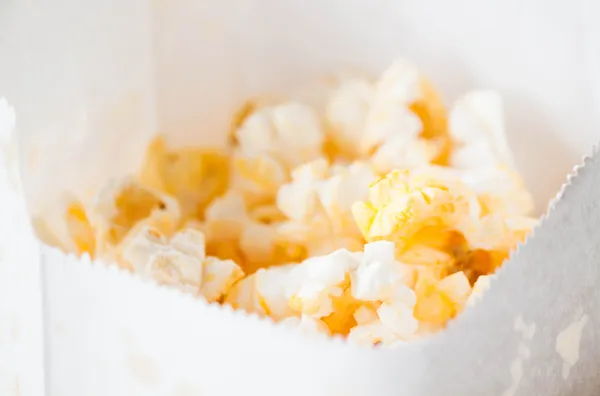 Bag of fresh butter popcorn up close — Stock Photo, Image