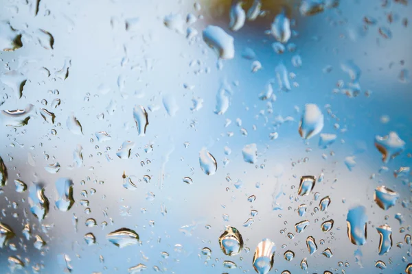 Atrás do espelho de chuva cai fundo — Fotografia de Stock