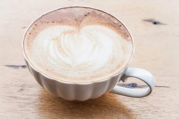 Free pour hot coffee latte art cup — Stock Photo, Image