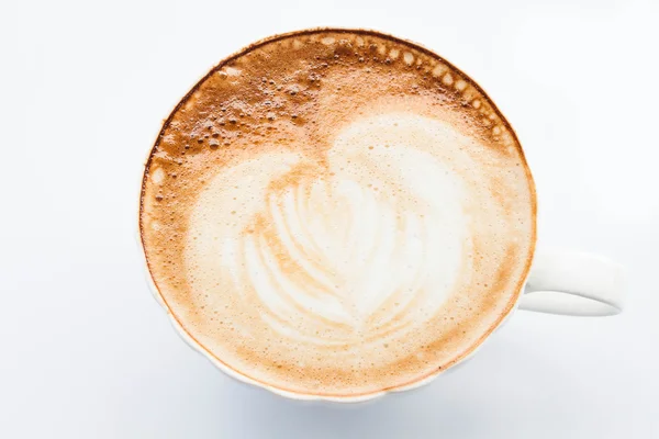 Frei gießen heißen Kaffee Latte Tasse isoliert auf weißem Hintergrund — Stockfoto