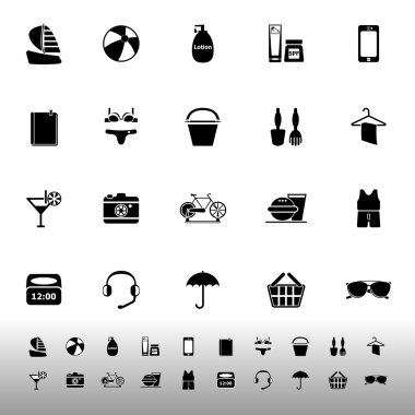 Beyaz arka plan üzerinde plaj simgeler