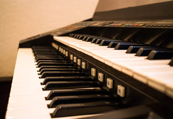 Strumento musicale vintage tastiera per pianoforte — Foto Stock