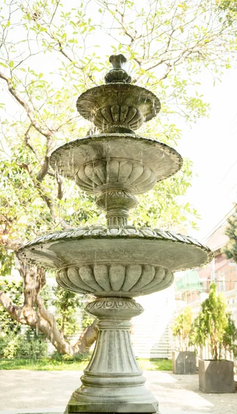 Fuente vintage en el parque — Foto de Stock