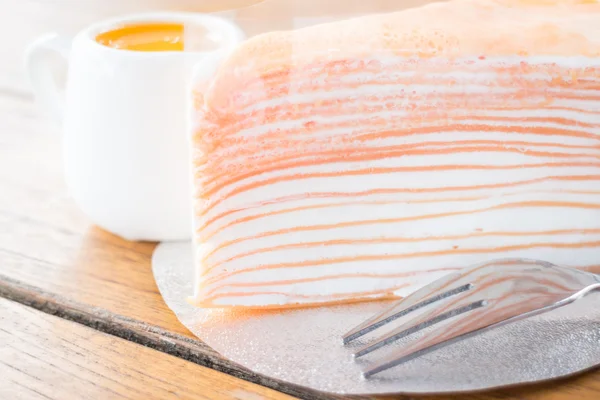 Tutup kue crepe dengan saus jeruk — Stok Foto