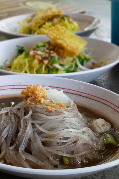 Thaise Pittige Varkensvlees Noodle Soep Bevoorraden Foto — Stockfoto