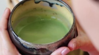 Soğuk kibrit yeşil çay fincanı, stok görüntüler.